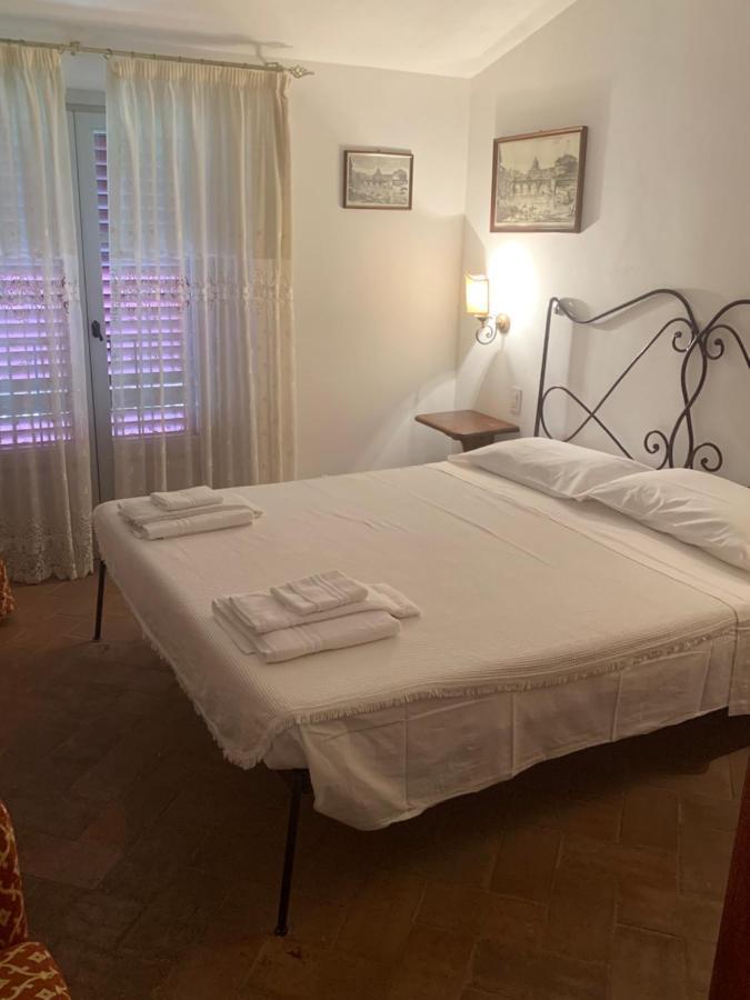 Appartamenti Agriturismo La Canonica Чертальдо Экстерьер фото