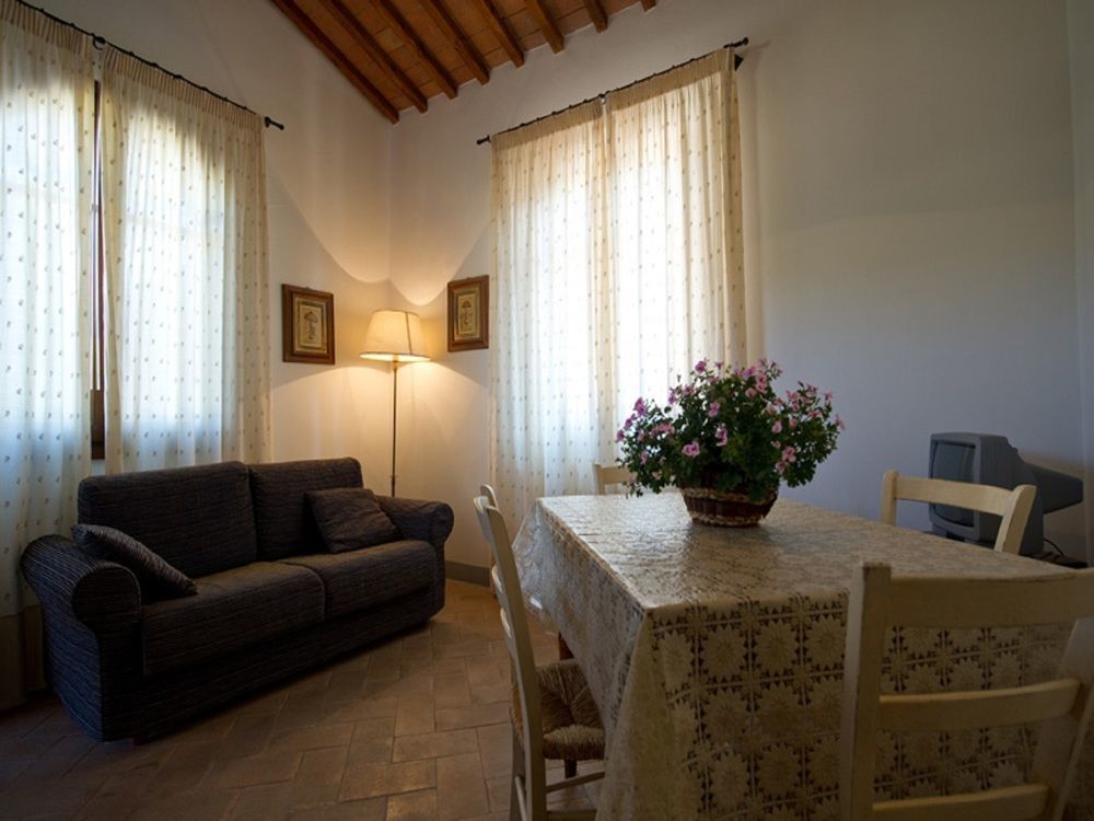 Appartamenti Agriturismo La Canonica Чертальдо Экстерьер фото