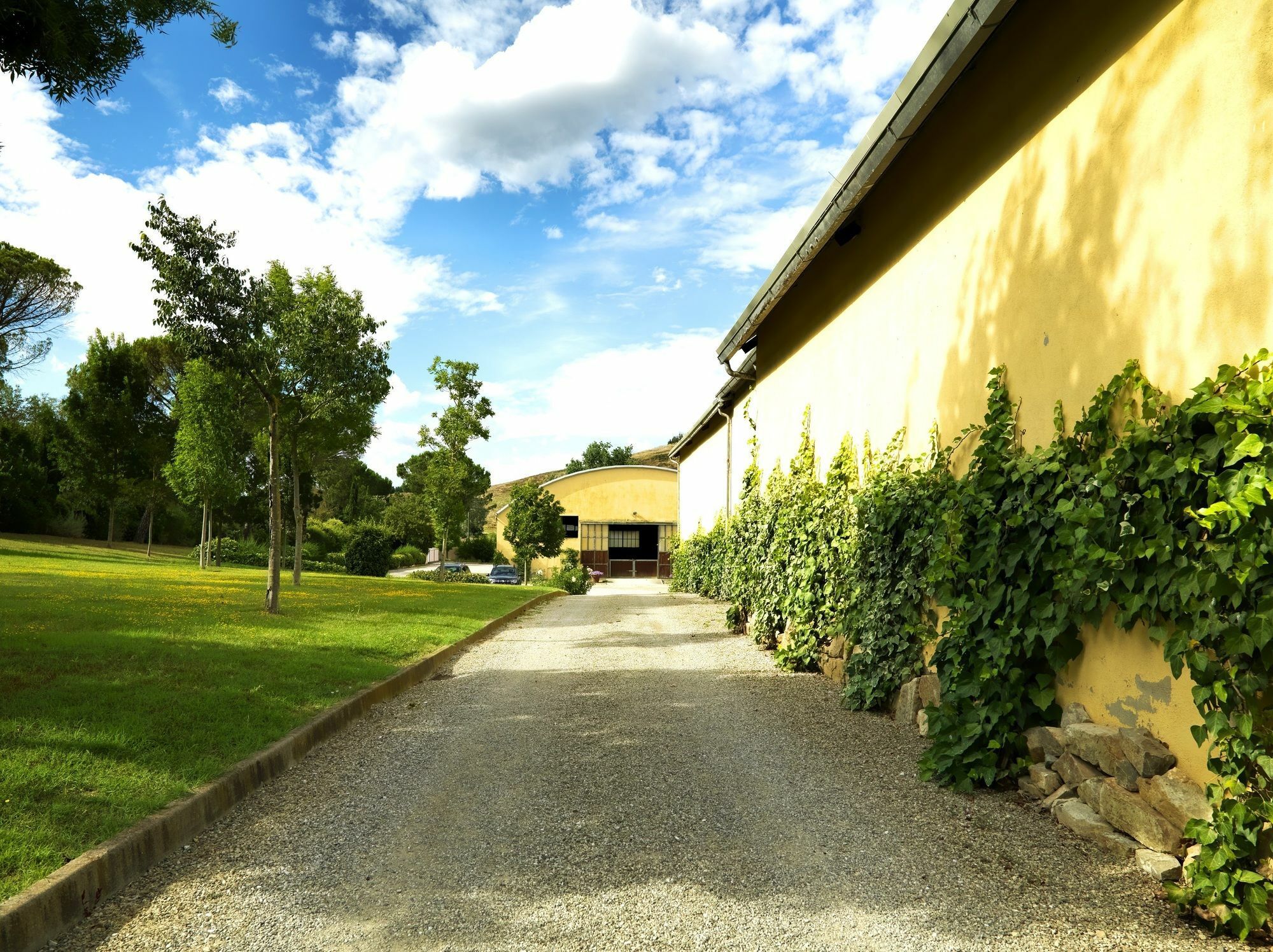 Appartamenti Agriturismo La Canonica Чертальдо Экстерьер фото